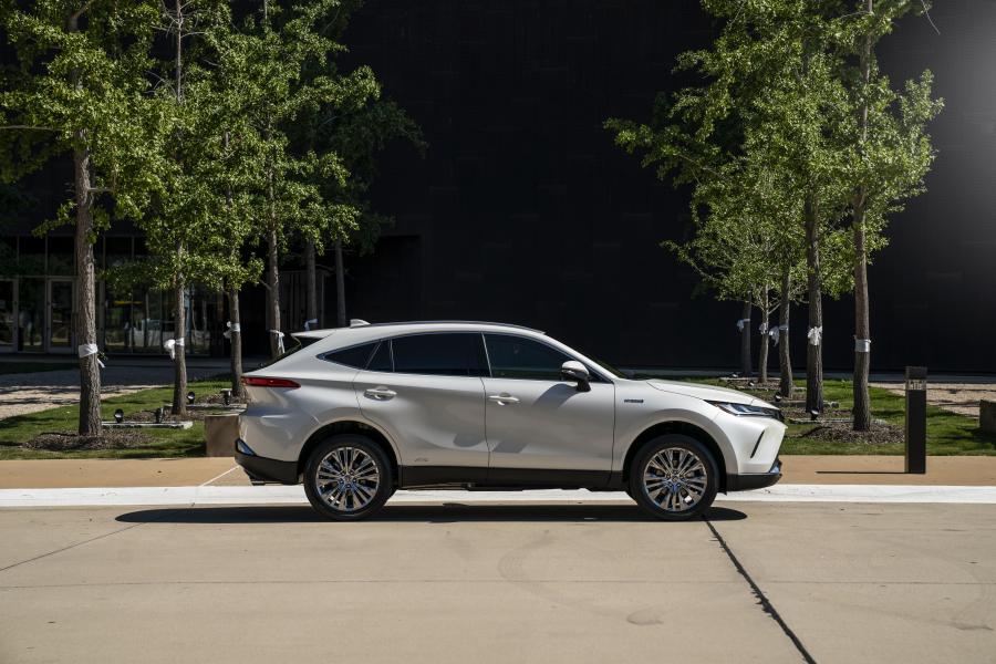  Toyota Venza Hybrid XLE 2020 года  (фото 4 из 35)